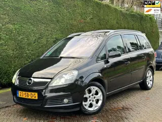 Opel Zafira 2.2 Cosmo /AUTOMAAT/PANORAMADAK/PDC/RIJDTGOED/