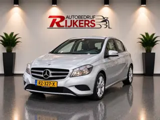 Mercedes-Benz A-klasse 180 122PK handgeschakeld Airco,Bluetooth,Navigatie,PDC A,Stoelverwarming,Spor