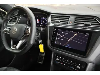 Foto 19 van Volkswagen Tiguan 1.4 TSI 245pk eHybrid R-Line Business Trekhaak Stoelverwarming Virtual Cockpit Nav