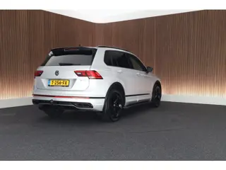 Foto 14 van Volkswagen Tiguan 1.4 TSI 245pk eHybrid R-Line Business Trekhaak Stoelverwarming Virtual Cockpit Nav