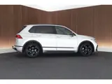 Foto 23 van Volkswagen Tiguan 1.4 TSI 245pk eHybrid R-Line Business Trekhaak Stoelverwarming Virtual Cockpit Nav