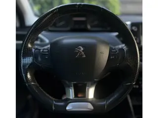 Foto 11 van Peugeot 208 1.2 PureTech GT-line 2017 JBL-SPEAKERS/PANODAK/PARELMOER