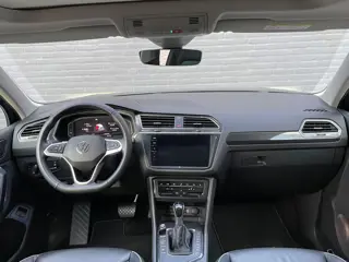 Foto 19 van Volkswagen Tiguan 1.4 TSI eHybrid Elegance - Trekhaak - Pano - 360gr - Dodehoekassistent etc etc.