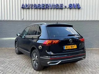 Foto 18 van Volkswagen Tiguan 1.4 TSI eHybrid Elegance - Trekhaak - Pano - 360gr - Dodehoekassistent etc etc.