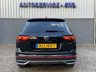 Foto 13 van Volkswagen Tiguan 1.4 TSI eHybrid Elegance - Trekhaak - Pano - 360gr - Dodehoekassistent etc etc.