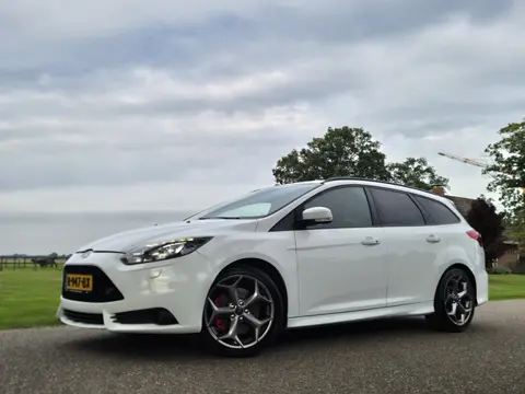 Ford FOCUS Wagon 2.0 EcoB. ST-3 (bj 2013)