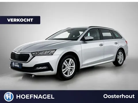 Skoda Octavia Combi 1.0 TSI Ambition | Trekhaak | Parkeersensoren | Cruise Control | Stoelverwarming