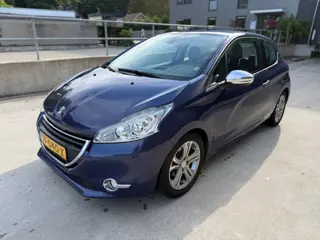 Foto 13 van Peugeot 208 1.4 VTi Allure