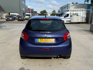 Foto 15 van Peugeot 208 1.4 VTi Allure