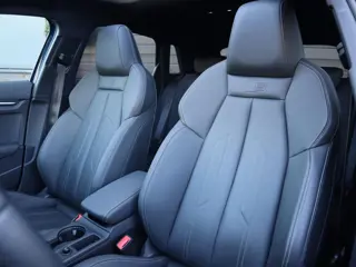 Foto 19 van Audi A3 Sportback 35 TFSI S edition | Pano | Sportstoelen en stuur | Camera