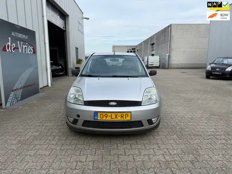 Ford Fiesta 1.4-16V Trend APK 03-01-2027! / 5 Deurs / Airco /