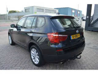 Foto 16 van BMW X3 XDrive20i High Executive bj12 airco elec pak