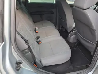 Foto 17 van Ford Focus C-Max 1.6-16V AMBIANCE 5 DEURS NIEUWSTAAT NIEUWE APK MET GROTE BEURT