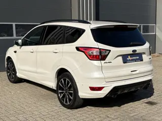 Foto 14 van Ford Kuga 1.5 EcoBoost ST Line | Pano | Schuifdak | Sony | Camera | Carplay/Android | Alcantara | In