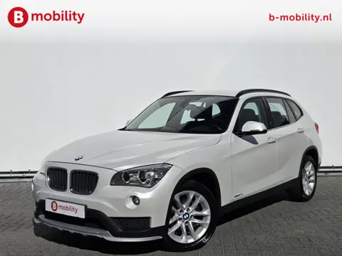 BMW X1 sDrive20i Executive Automaat 'mineral-weiss' Trekhaak 1800kg | Xenon | Navigatie | Cruise Con