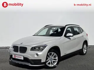BMW X1 sDrive20i Executive Automaat 'mineral-weiss' Trekhaak 1800kg | Xenon | Navigatie | Cruise Con