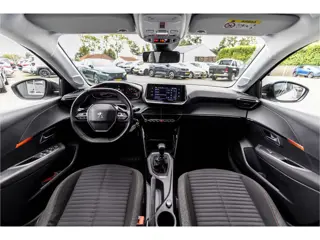 Foto 13 van Peugeot 208 1.2 PureTech Active Pack | Cruise | Carplay | NL Auto