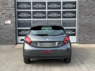 Foto 19 van Peugeot 208 1.2 PureTech Blue Lion NAP CARPLAY AIRCO NAVI PARKEERSENSOR