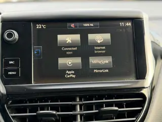 Foto 16 van Peugeot 208 1.2 PureTech Blue Lion NAP CARPLAY AIRCO NAVI PARKEERSENSOR