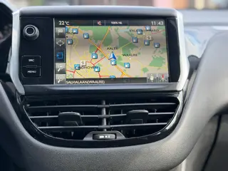 Foto 15 van Peugeot 208 1.2 PureTech Blue Lion NAP CARPLAY AIRCO NAVI PARKEERSENSOR