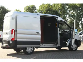 Foto 17 van Ford Transit 330 2.0TDCI 131pk L2H2 Trend | Camera | Trekhaak | Navi | Cruise | Lease 278,- p/m