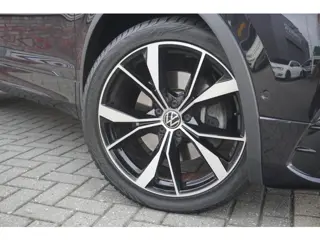 Foto 11 van Volkswagen Tiguan 1.4 TSI eHybrid R-Line Business / ACC / Pano / Camera / Carplay / Intieurverlichti