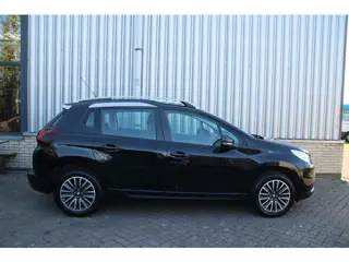 Foto 17 van Peugeot 2008 1.2 PureTech Blue Lion Automaat Airco Navi Carplay Trekhaak Zeer mooi