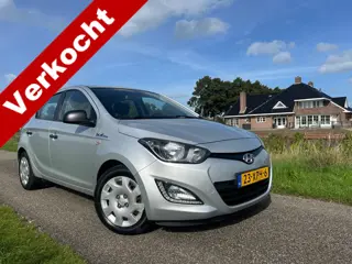 Hyundai i20 1.2i Business Edition | Parkeersensoren | Airco | Elektrische Ramen