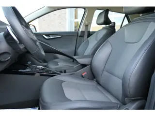 Foto 13 van Kia Niro EV DynamicLine 64.8 kWh, Mooi !!, SOH 100 %, Camera, PDC, Rijklaarprijs incl. garantie.