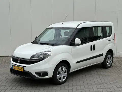 Fiat Doblò Rolstoelauto 3+1 - XL Bodemverlaging - 1e Eigenaar - Rolstoelvervoer