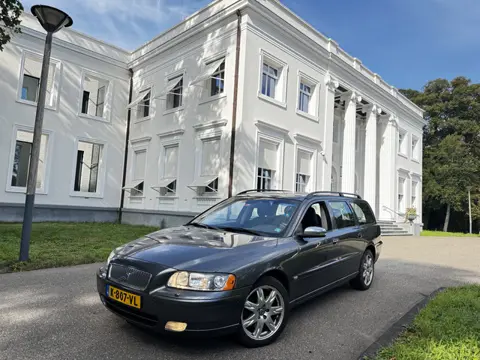 Volvo V70 2.4 Edition 2, HALFLEDER, YOUNGTIMER (bj 2005)