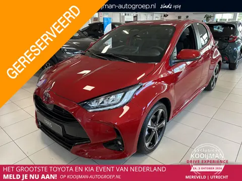 Toyota Yaris 1.5 Hybrid 130 Executive Direct leverbaar! Parkeersensoren voor+achter | Half lederen b