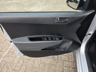 Foto 11 van Hyundai i10 1.0i Comfort | Navigatie | Cruise | (bj 2019)