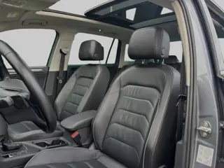 Foto 15 van Volkswagen Tiguan 1.5 TSI ACT Highline Business R(Goed OnderH, Panorama, Head-up, Navi, 360 Camera,