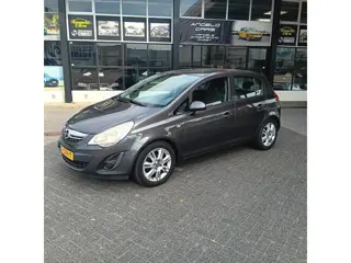 Opel Corsa 1.2-16V Cosmo