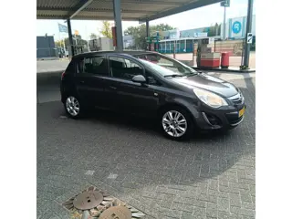 Foto 12 van Opel Corsa 1.2-16V Cosmo