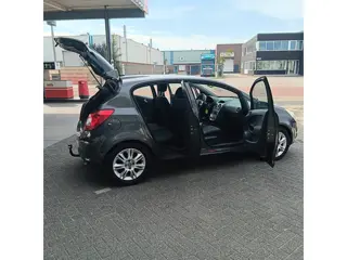 Foto 14 van Opel Corsa 1.2-16V Cosmo