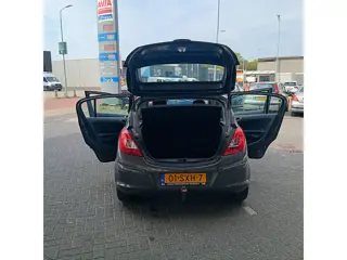 Foto 17 van Opel Corsa 1.2-16V Cosmo