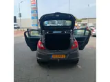 Foto 27 van Opel Corsa 1.2-16V Cosmo