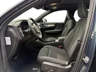 Foto 18 van Volvo XC40 2.0 B4 Plus Dark l Schuif/Kantel dak l