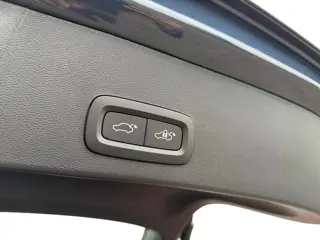 Foto 13 van Volvo XC40 2.0 B4 Plus Dark l Schuif/Kantel dak l