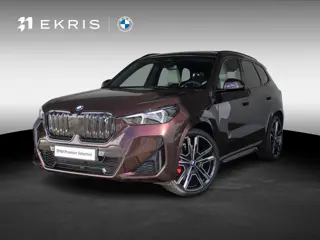 BMW iX1 eDrive20 | M Sportpakket Pro | Comfort Access | Panoramadak | Harman Kardon | Voorstoelen ve