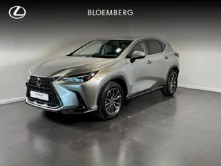 Lexus NX 450h+ AWD Luxury Line | Trekhaak | Stuur -en stoelverwarming | Dodehoekdetectie | Apple Car