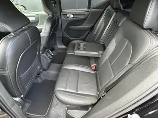 Foto 19 van Volvo XC40 2.0 B4 Plus Dark 360 camera / Harman Kardon/ 2 elektrische stoelen / intellisafe / climat