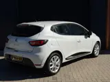 Foto 25 van Renault Clio 0.9 TCe Limited|100% Onderhouden|Pearl White|Stoelverwarming|Parkeersensoren|Keyless|Na
