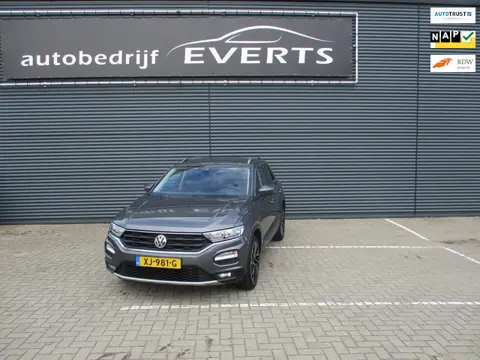 Volkswagen T-Roc 1.5 TSI Style km 104301 Camera navigatie trekhaak sportvelgen zeer mooie complete a