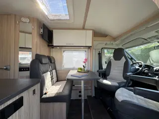 Foto 13 van Sunlight V66 Adventure Edition COMPACT CAMPER 140 pk Euro 6 Citroen Jumper **Enkele bedden/Memo chas