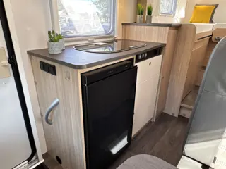 Foto 19 van Sunlight V66 Adventure Edition COMPACT CAMPER 140 pk Euro 6 Citroen Jumper **Enkele bedden/Memo chas