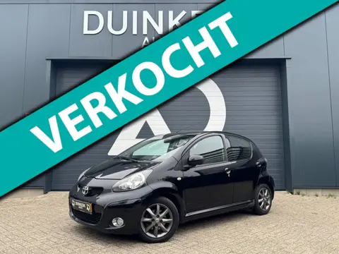 Toyota Aygo 1.0-12V Dynamic Navigator | Airco | Elektrische ramen | Elektrische deurvergrendeling | 