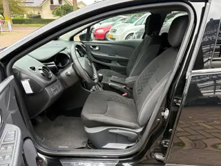 Foto 13 van Renault Clio Estate 0.9 TCe Limited navigatie